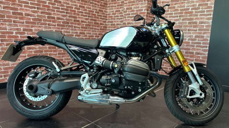 24MY BMW R12 Ninet